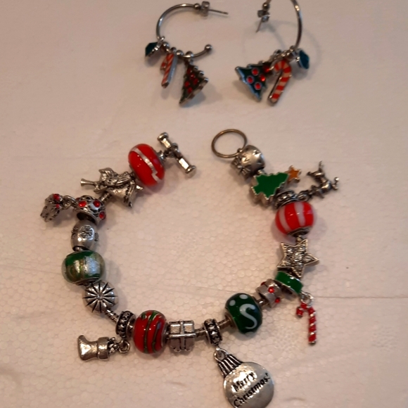December Willabee&Ward Charm Bracelet - Picture 5 of 10
